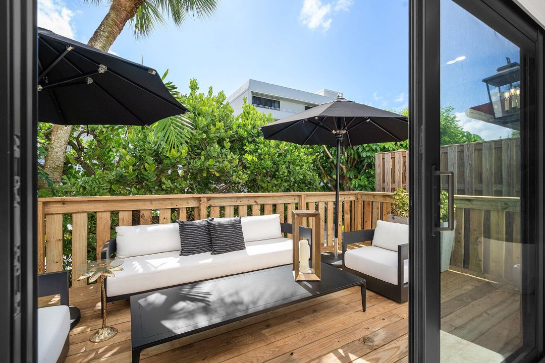 待售: $1,370,000 (2 贝兹, 2 浴室, 1292 平方英尺)