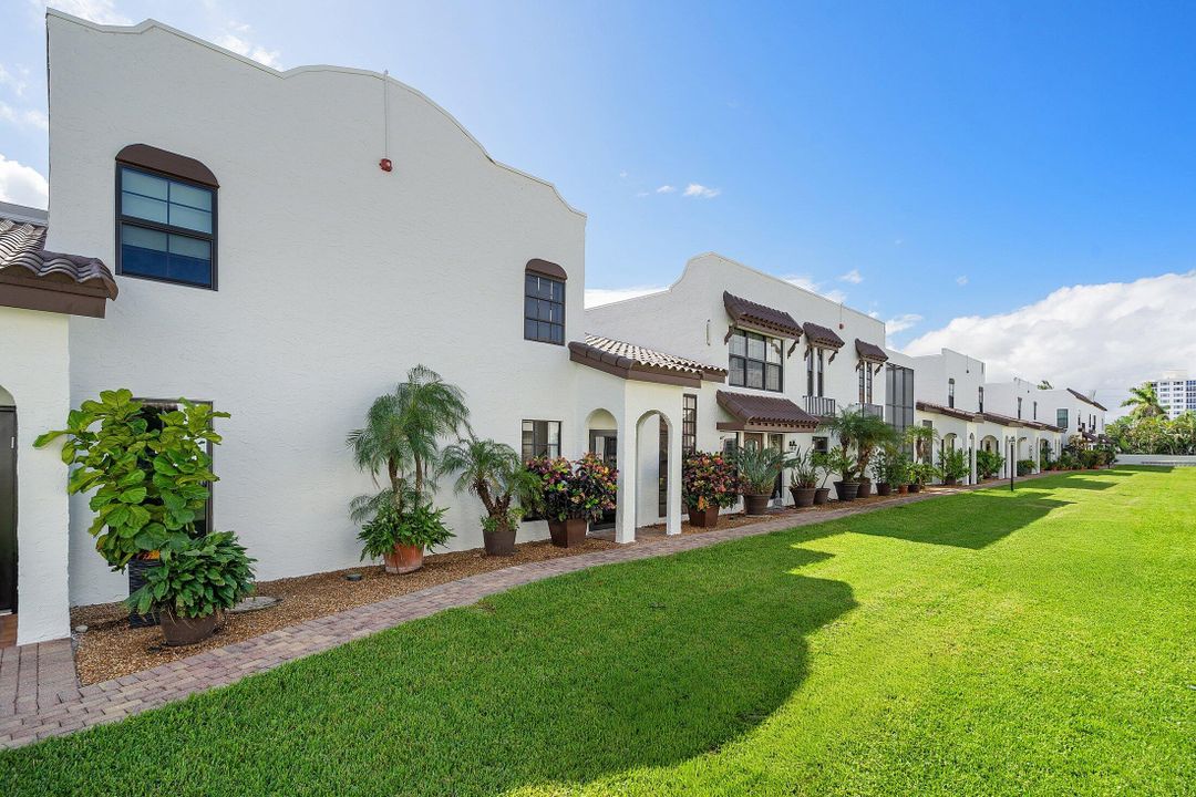 待售: $1,370,000 (2 贝兹, 2 浴室, 1292 平方英尺)