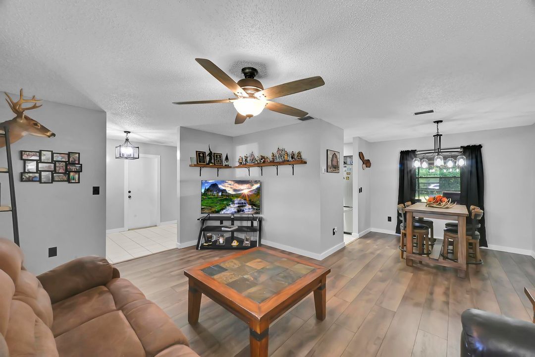 Active With Contract: $340,000 (3 beds, 2 baths, 1533 Square Feet)