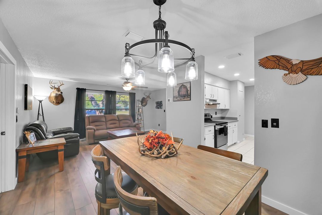 Active With Contract: $340,000 (3 beds, 2 baths, 1533 Square Feet)