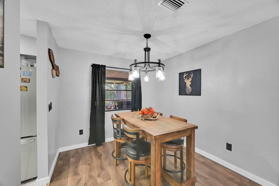 Active With Contract: $340,000 (3 beds, 2 baths, 1533 Square Feet)