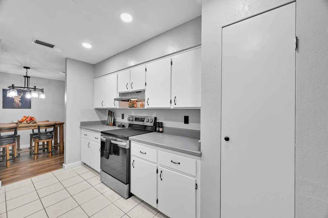 Active With Contract: $340,000 (3 beds, 2 baths, 1533 Square Feet)