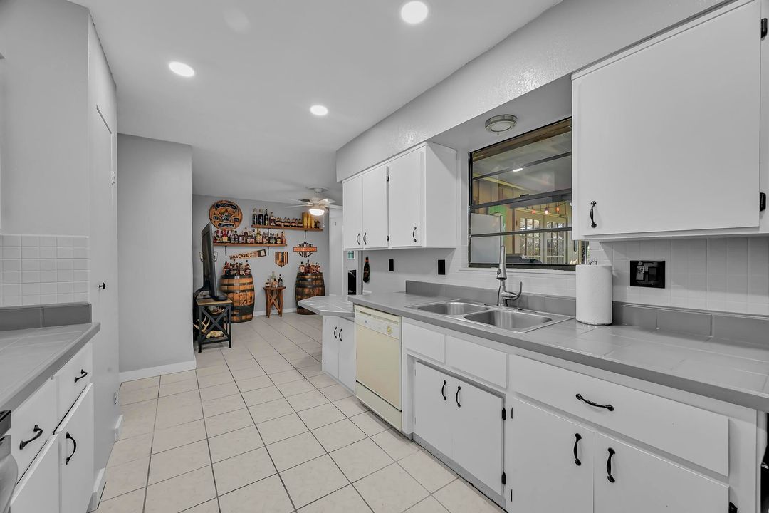 Active With Contract: $340,000 (3 beds, 2 baths, 1533 Square Feet)