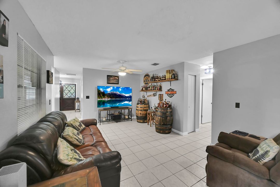 Active With Contract: $340,000 (3 beds, 2 baths, 1533 Square Feet)