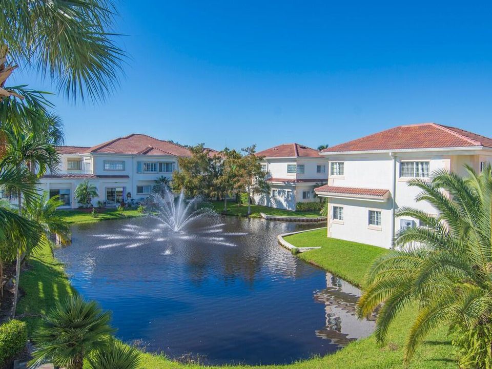 En Venta: $274,900 (3 camas, 3 baños, 2042 Pies cuadrados)