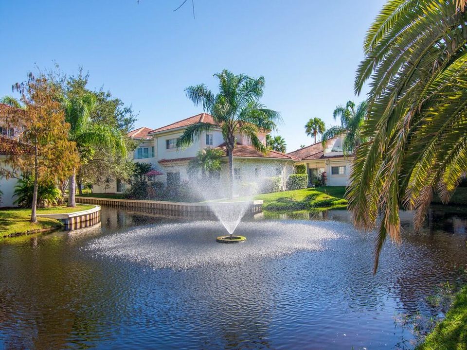 En Venta: $274,900 (3 camas, 3 baños, 2042 Pies cuadrados)