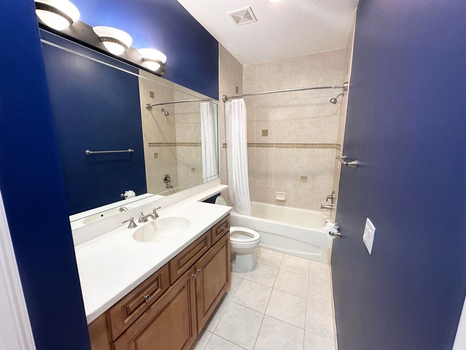 For Sale: $574,900 (3 beds, 2 baths, 2204 Square Feet)