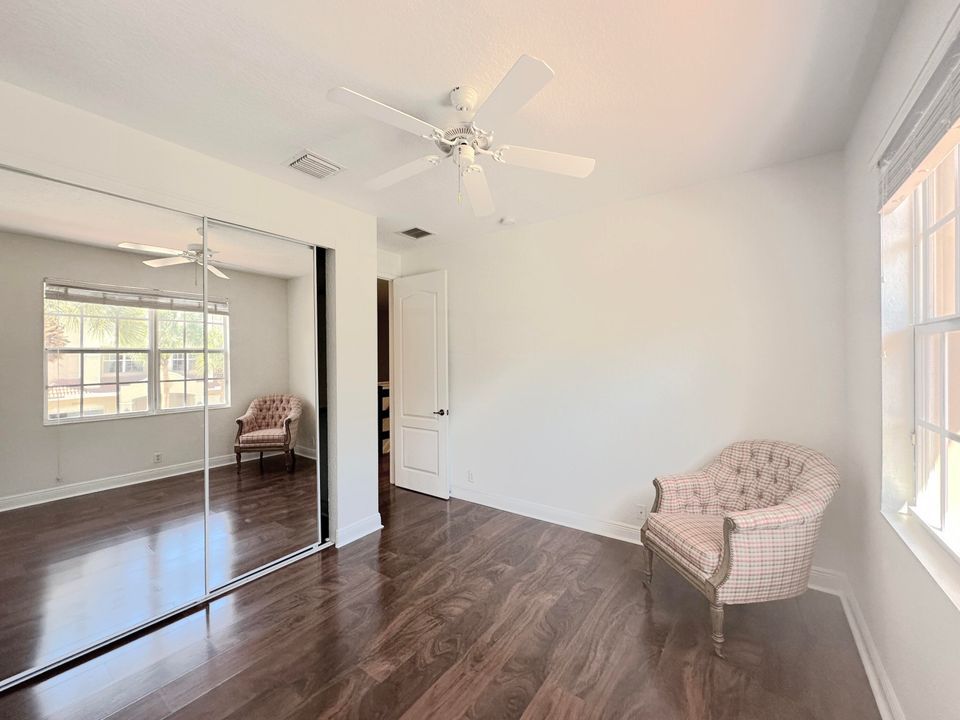 For Sale: $574,900 (3 beds, 2 baths, 2204 Square Feet)