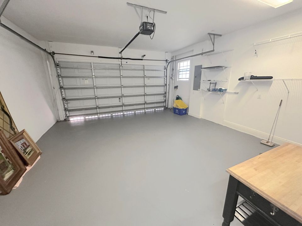 For Sale: $574,900 (3 beds, 2 baths, 2204 Square Feet)