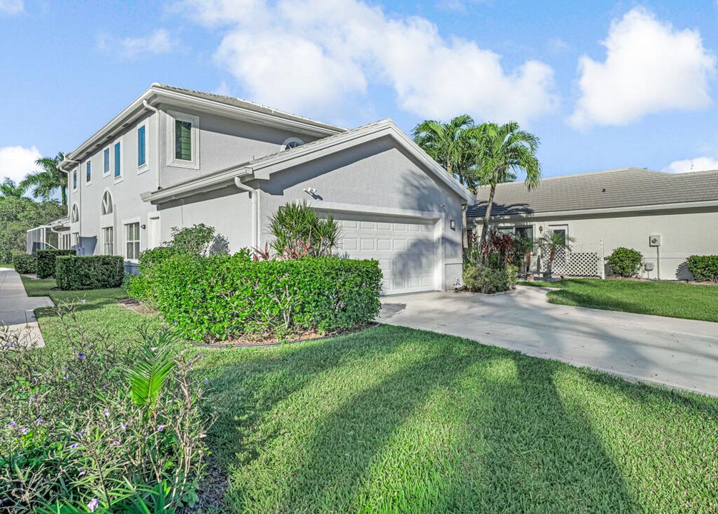 Active With Contract: $635,000 (3 beds, 2 baths, 2166 Square Feet)