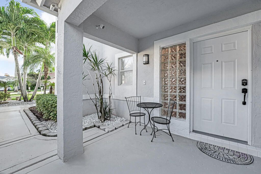 Active With Contract: $635,000 (3 beds, 2 baths, 2166 Square Feet)