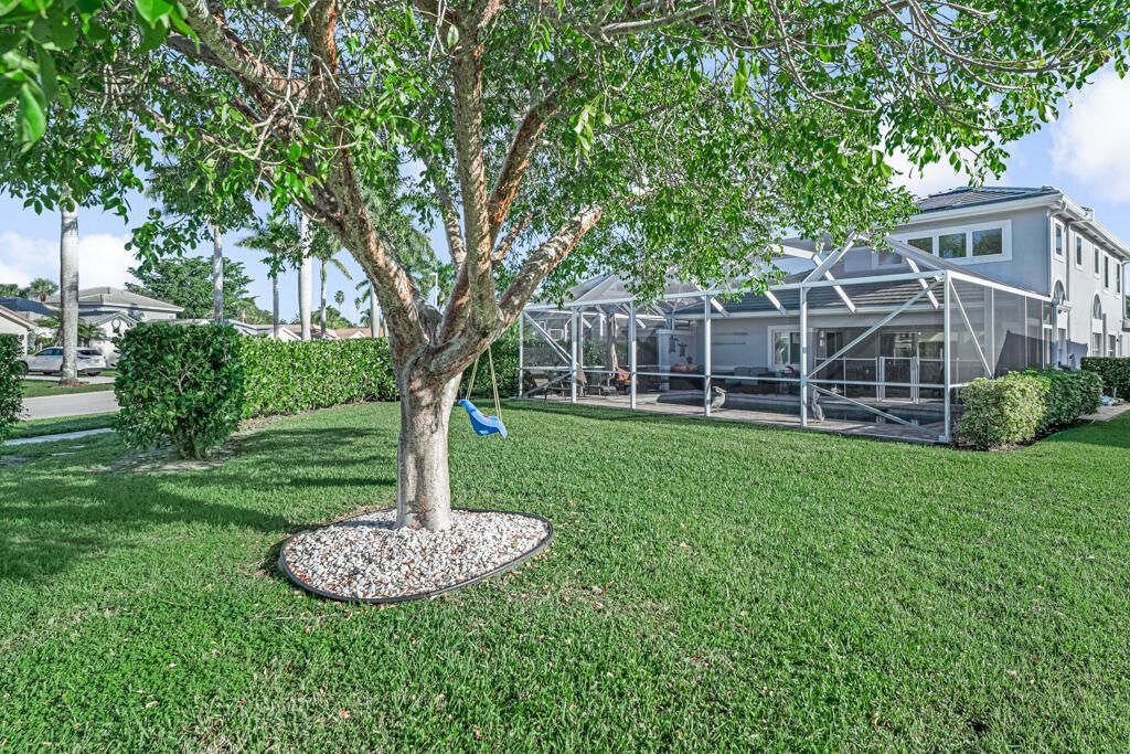 Active With Contract: $635,000 (3 beds, 2 baths, 2166 Square Feet)