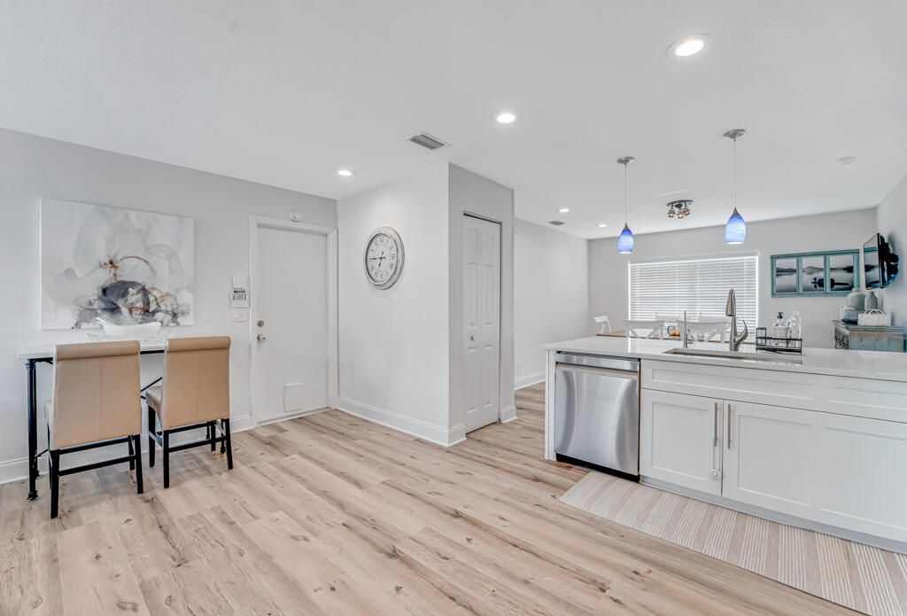 Active With Contract: $635,000 (3 beds, 2 baths, 2166 Square Feet)