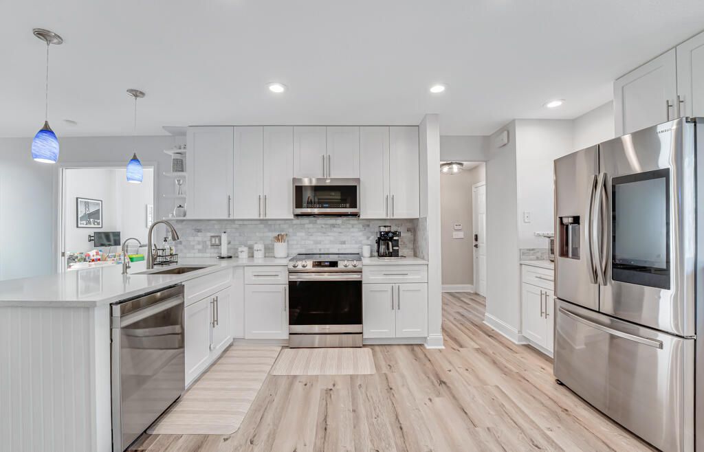 Active With Contract: $635,000 (3 beds, 2 baths, 2166 Square Feet)