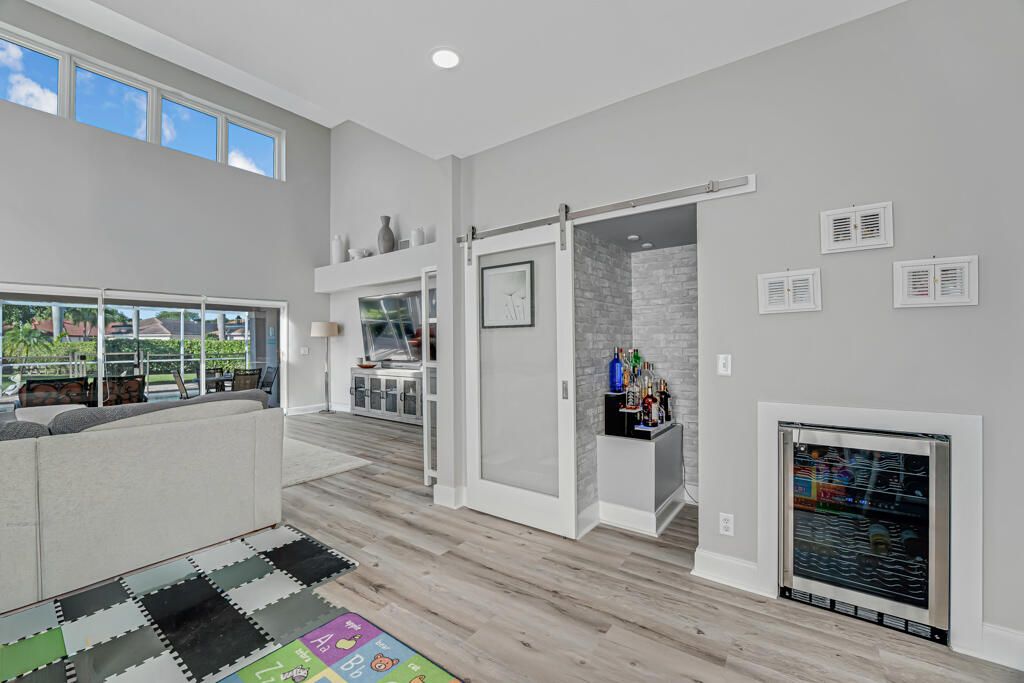 Active With Contract: $635,000 (3 beds, 2 baths, 2166 Square Feet)