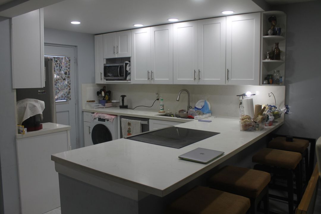 For Sale: $256,000 (2 beds, 2 baths, 1050 Square Feet)