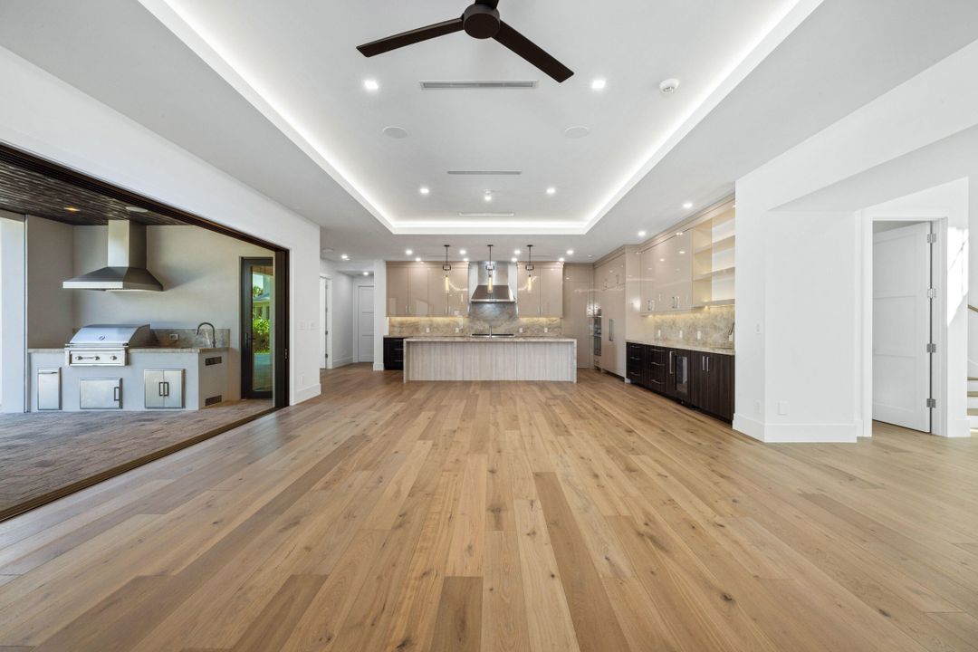 待售: $8,500,000 (5 贝兹, 4 浴室, 5437 平方英尺)