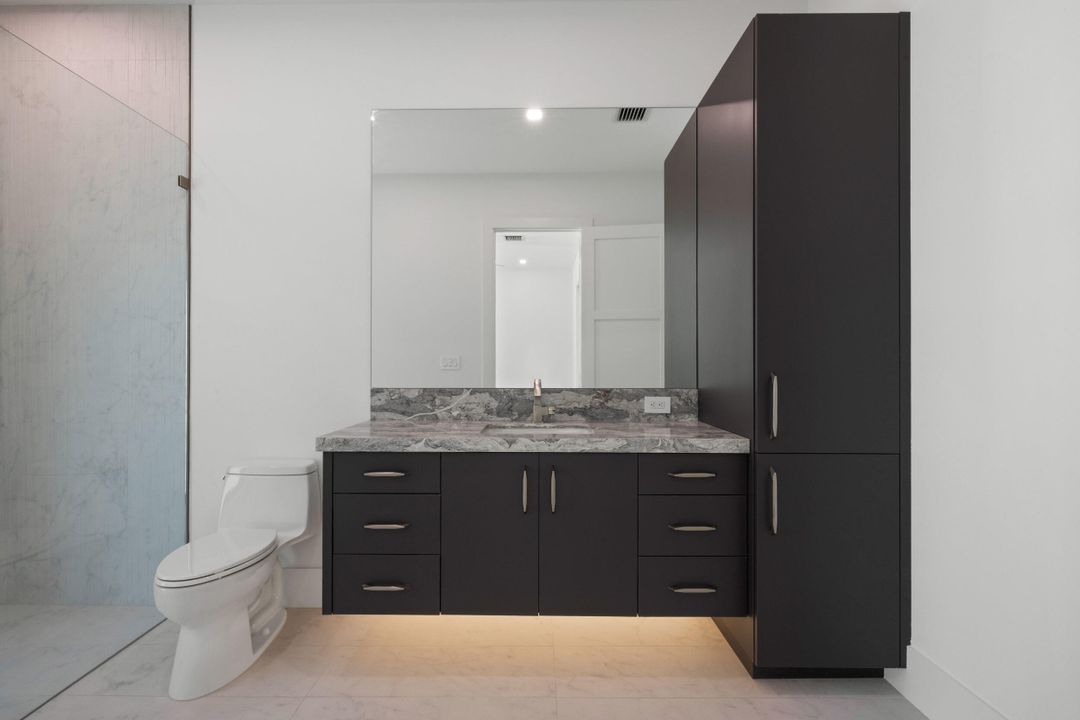 待售: $8,500,000 (5 贝兹, 4 浴室, 5437 平方英尺)