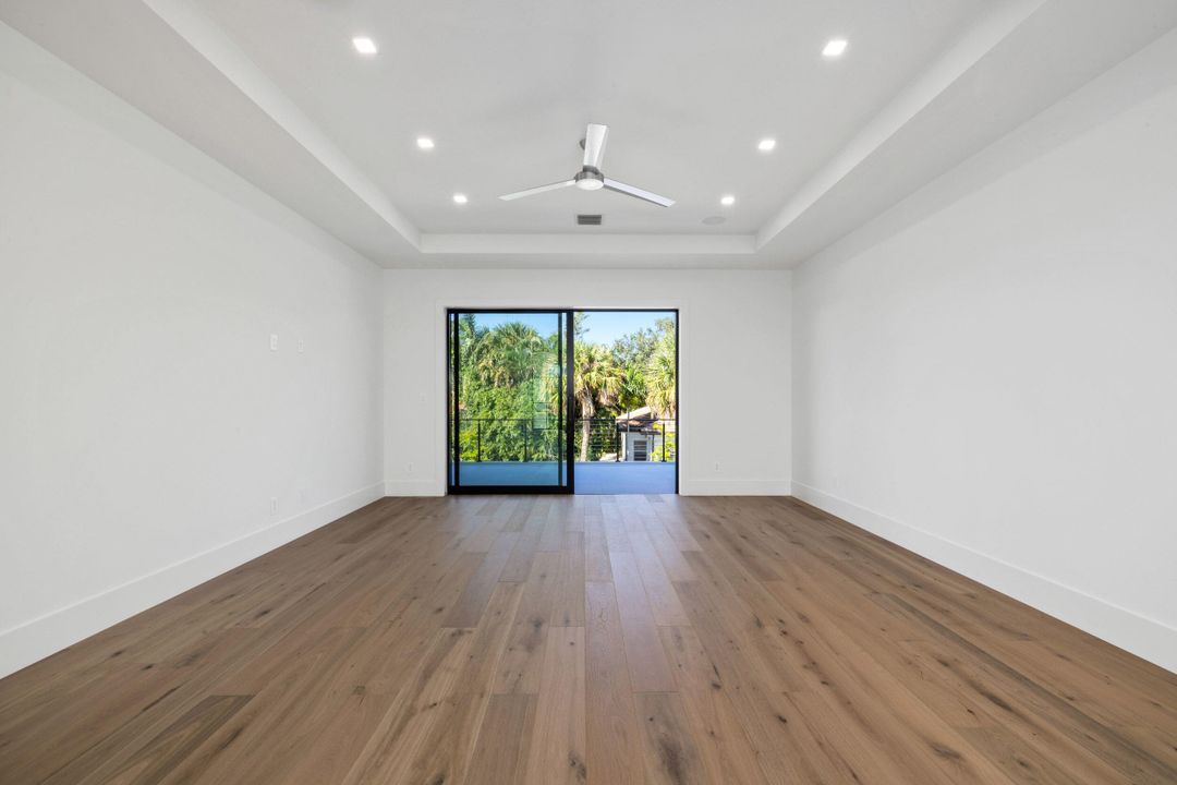 待售: $8,500,000 (5 贝兹, 4 浴室, 5437 平方英尺)