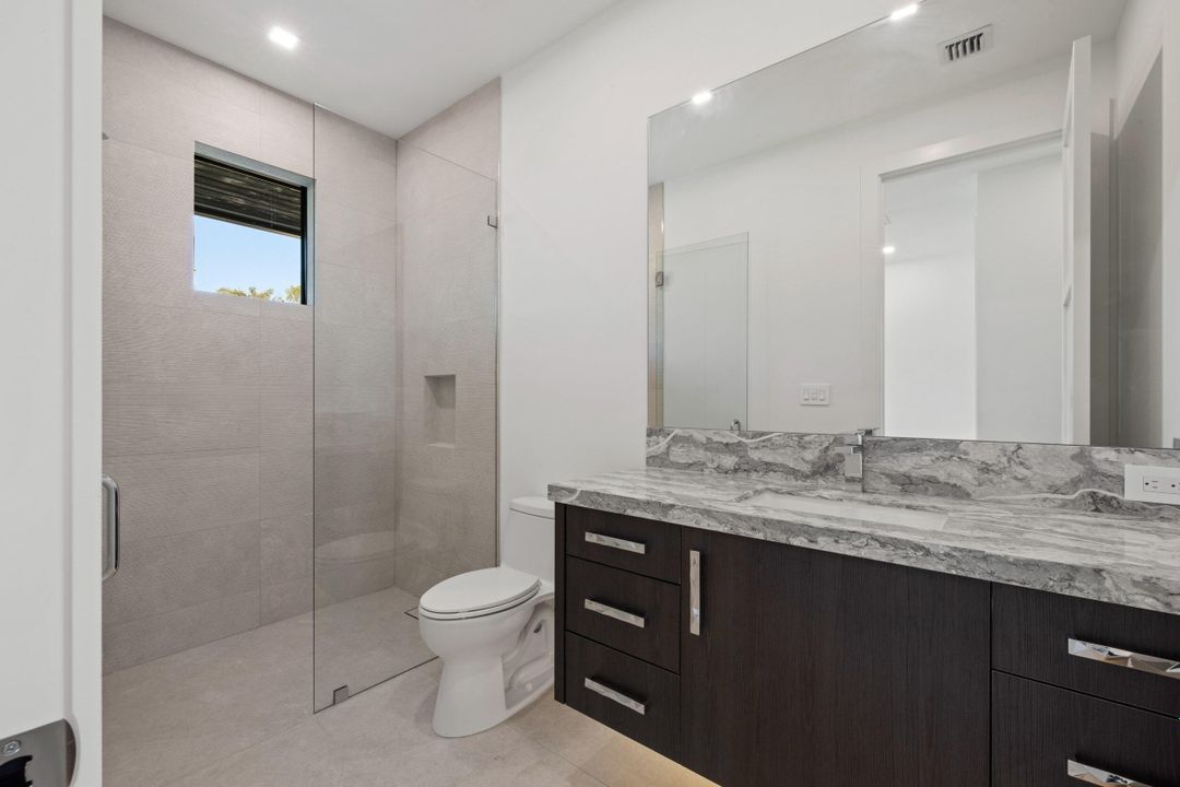 待售: $8,500,000 (5 贝兹, 4 浴室, 5437 平方英尺)