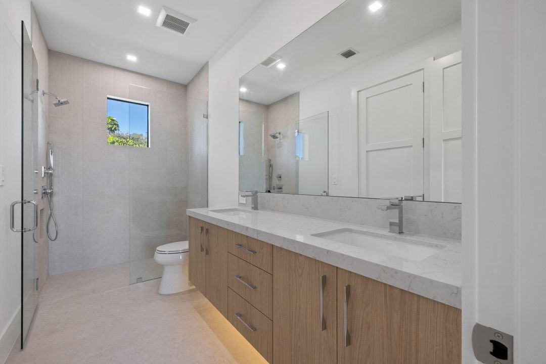 待售: $8,500,000 (5 贝兹, 4 浴室, 5437 平方英尺)