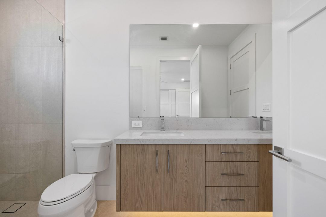 待售: $8,500,000 (5 贝兹, 4 浴室, 5437 平方英尺)