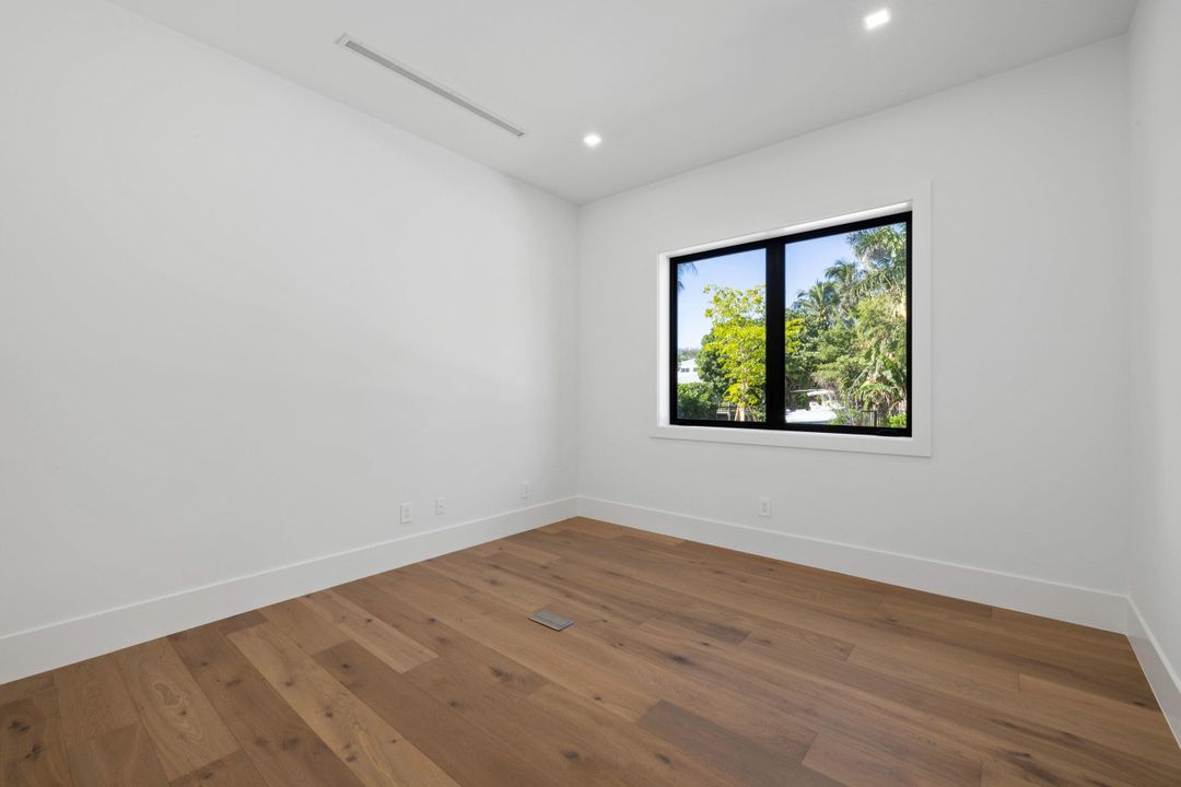 待售: $8,500,000 (5 贝兹, 4 浴室, 5437 平方英尺)