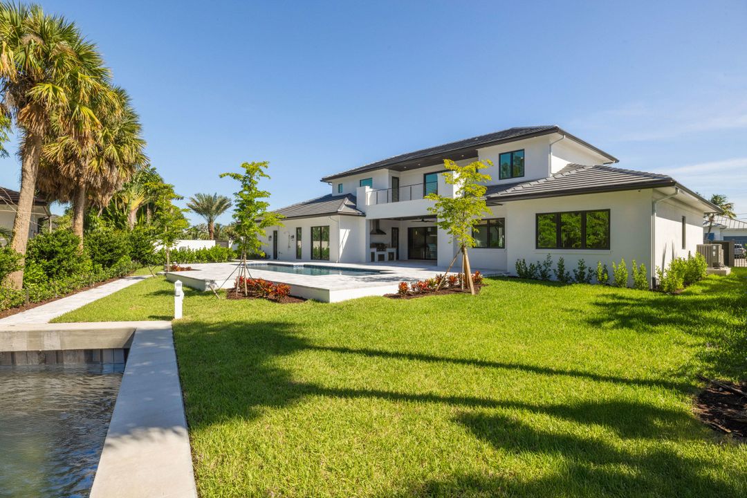 待售: $8,500,000 (5 贝兹, 4 浴室, 5437 平方英尺)