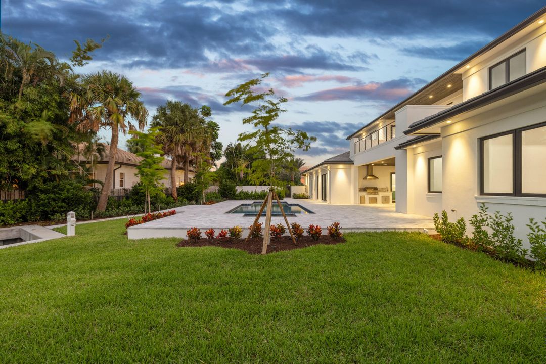 待售: $8,500,000 (5 贝兹, 4 浴室, 5437 平方英尺)