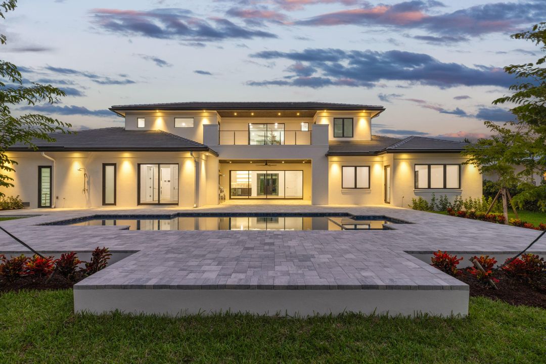 待售: $8,500,000 (5 贝兹, 4 浴室, 5437 平方英尺)