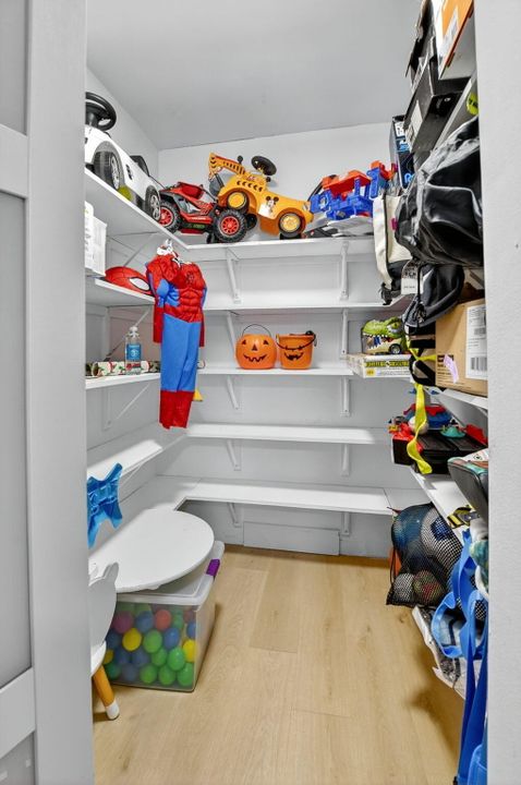 For Rent: $4,500 (4 beds, 3 baths, 2135 Square Feet)