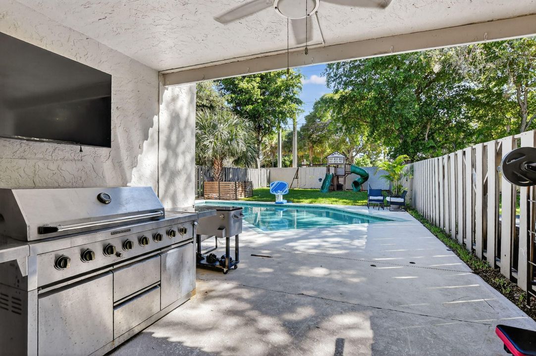 For Rent: $4,500 (4 beds, 3 baths, 2135 Square Feet)