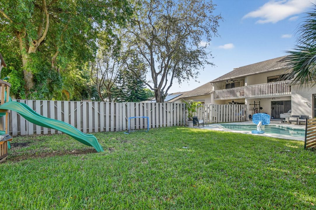 For Rent: $4,500 (4 beds, 3 baths, 2135 Square Feet)