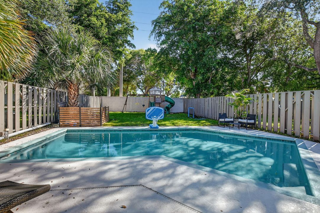 For Rent: $4,500 (4 beds, 3 baths, 2135 Square Feet)