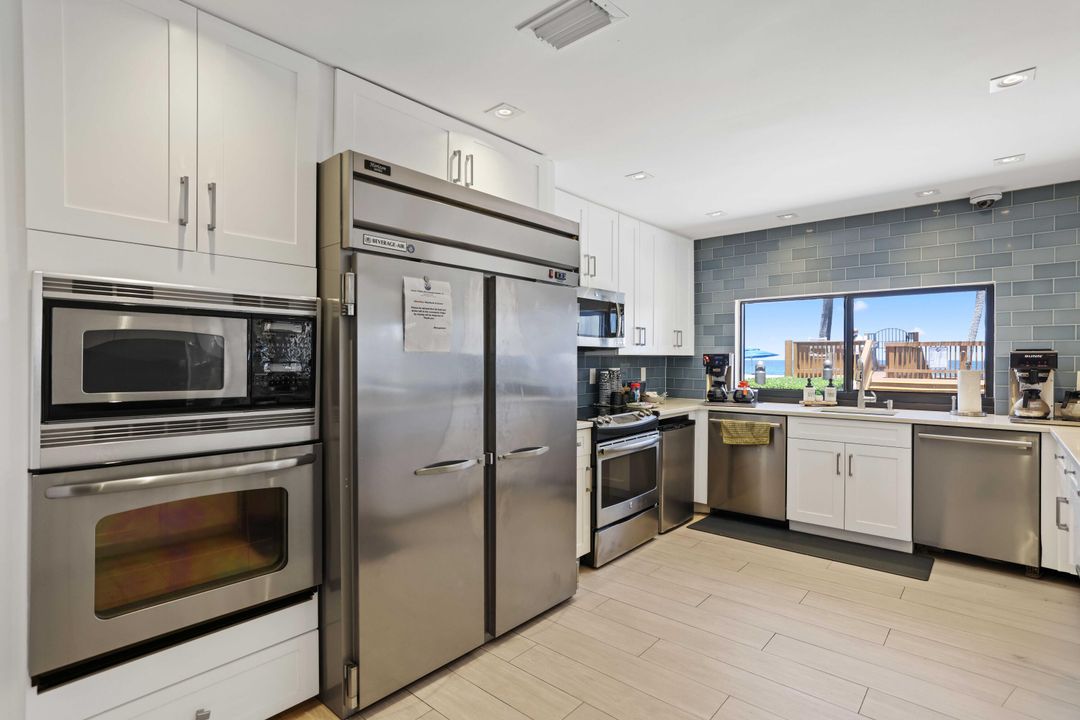 For Sale: $899,000 (2 beds, 2 baths, 1452 Square Feet)