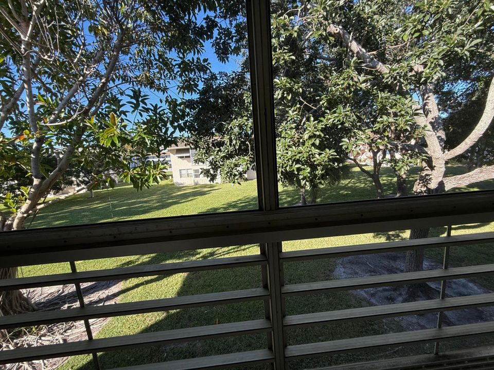 For Rent: $1,200 (2 beds, 1 baths, 684 Square Feet)