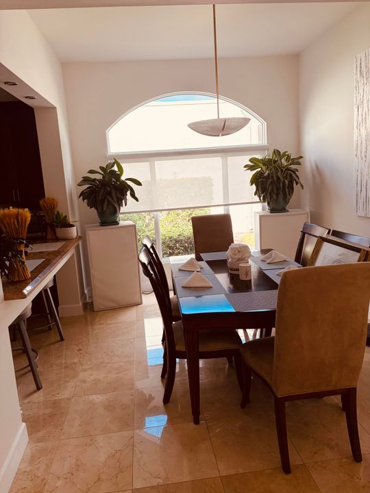 En Renta: $8,000 (2 camas, 2 baños, 2051 Pies cuadrados)