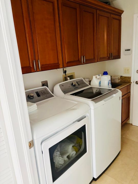 En Renta: $8,000 (2 camas, 2 baños, 2051 Pies cuadrados)