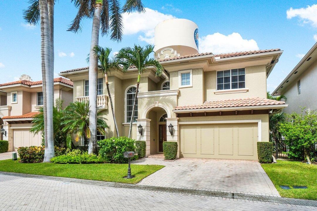 For Sale: $2,550,000 (4 beds, 4 baths, 3660 Square Feet)