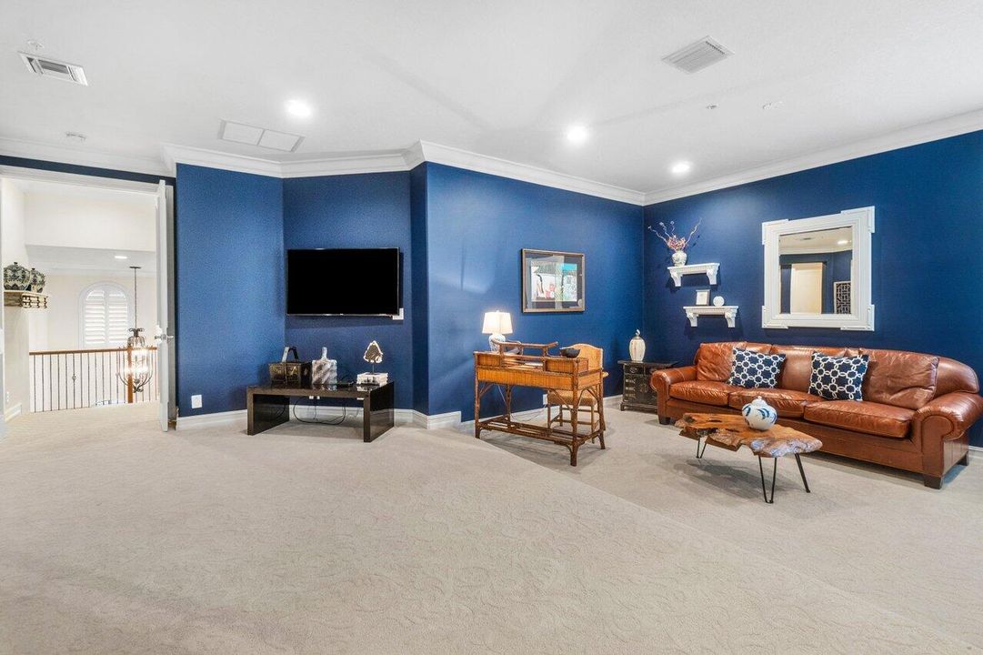 For Sale: $2,550,000 (4 beds, 4 baths, 3660 Square Feet)