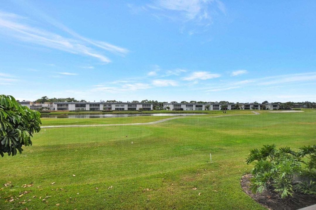 For Rent: $1,750 (2 beds, 2 baths, 907 Square Feet)