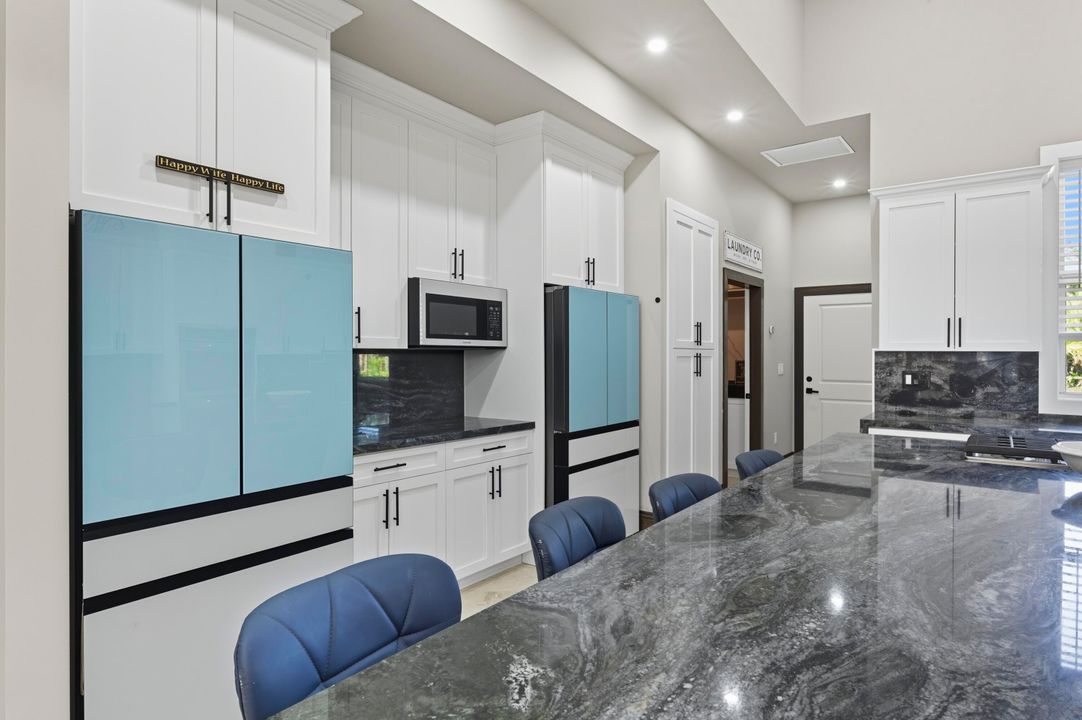 For Sale: $1,950,000 (5 beds, 4 baths, 4301 Square Feet)