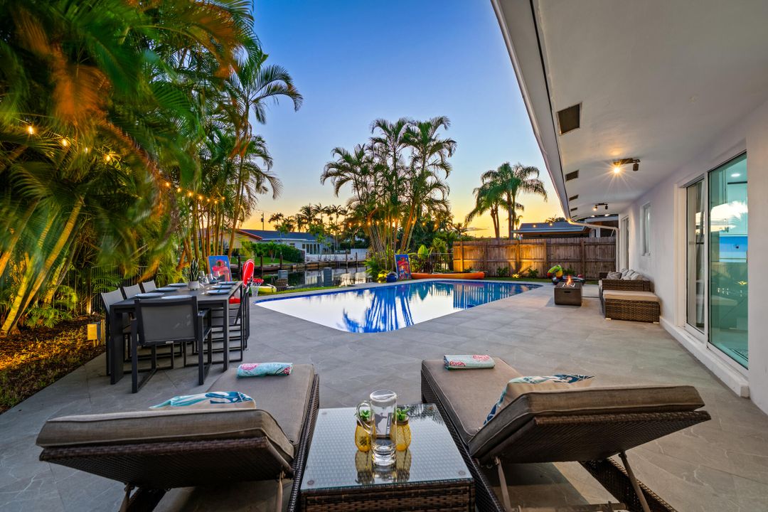 Active With Contract: $1,089,999 (4 beds, 2 baths, 1502 Square Feet)