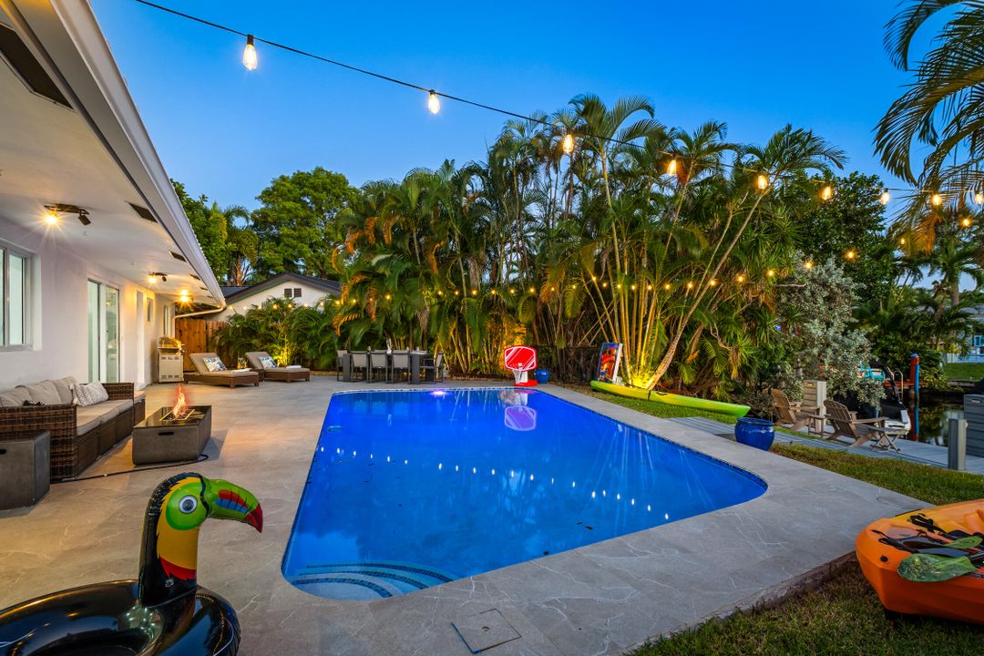 Active With Contract: $1,089,999 (4 beds, 2 baths, 1502 Square Feet)