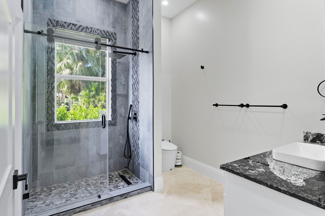 For Sale: $1,950,000 (5 beds, 4 baths, 4301 Square Feet)