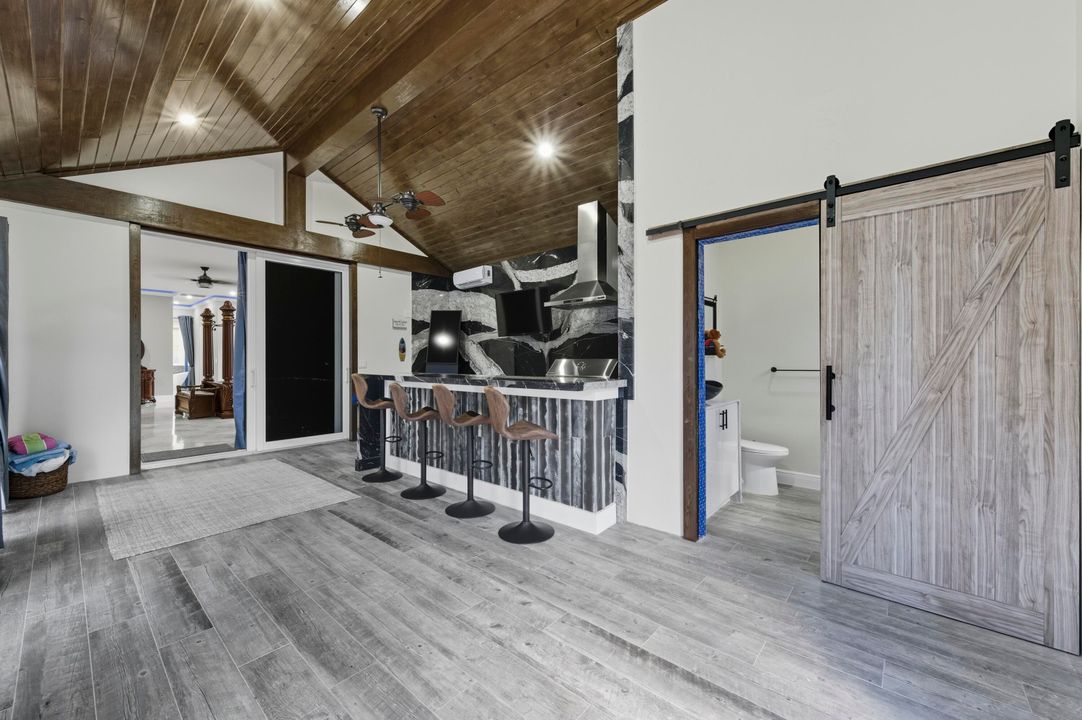 For Sale: $1,950,000 (5 beds, 4 baths, 4301 Square Feet)