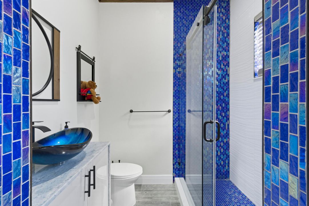 For Sale: $1,950,000 (5 beds, 4 baths, 4301 Square Feet)