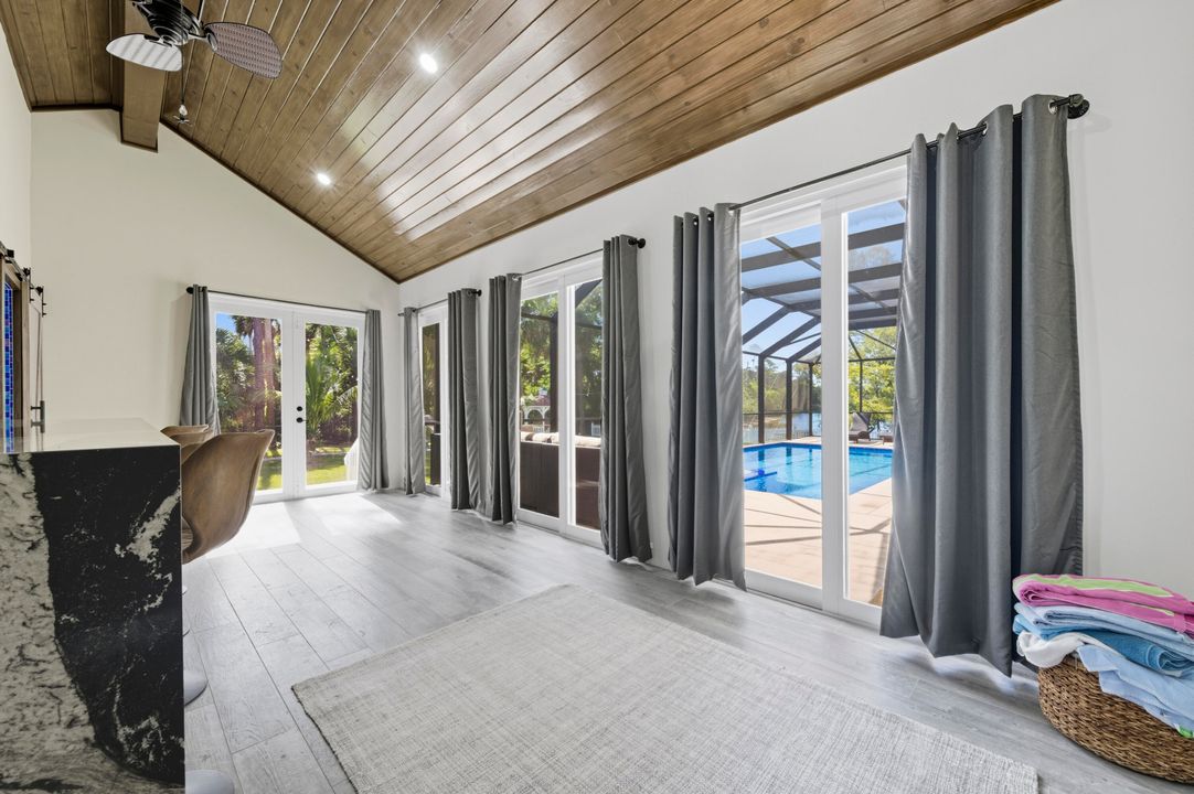 For Sale: $1,950,000 (5 beds, 4 baths, 4301 Square Feet)