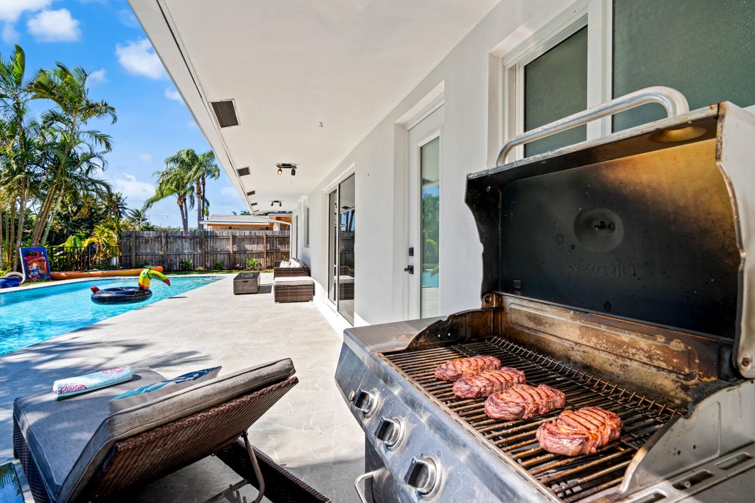 Active With Contract: $1,089,999 (4 beds, 2 baths, 1502 Square Feet)