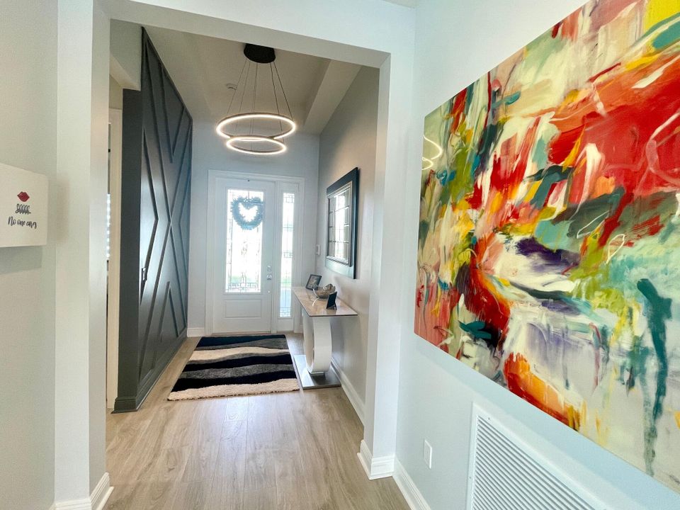 En Venta: $839,000 (3 camas, 3 baños, 2200 Pies cuadrados)